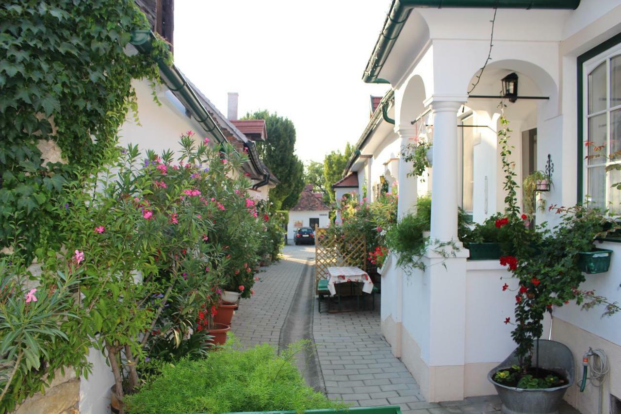 Appartement "Blumengassl" Mörbisch am See Zewnętrze zdjęcie
